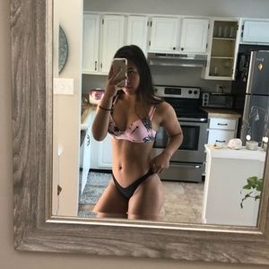 🖤SOLD🖤 Tropical Pink Bikini Top